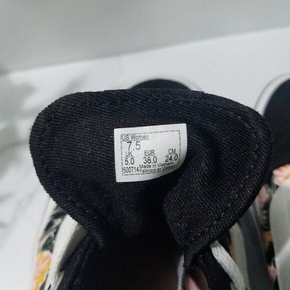 Vans Off The Wall Floral Fashion Sneakers - Picture 2 of 8